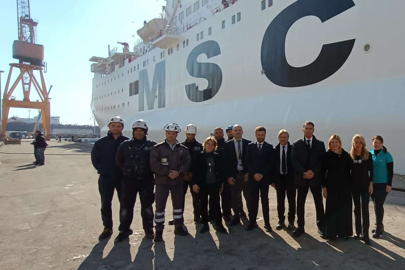 La nave MSC Aurelia con gli aiuti umanitari per le popolazioni terremotate