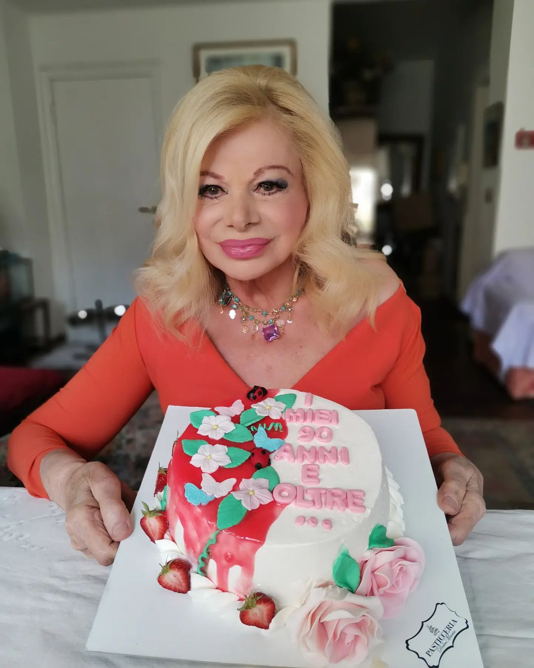 Sandra Milo festeggia 90 anni (Instagram)
