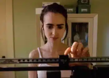 Una scena di "Fino all’osso", il film sui disturbi alimentari, interpretato da Lily Collins