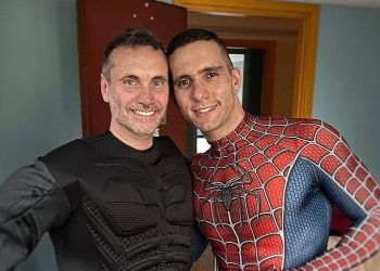 Batman e Spiderman, ovvero Nek e Mattia Villardita (Instagram)