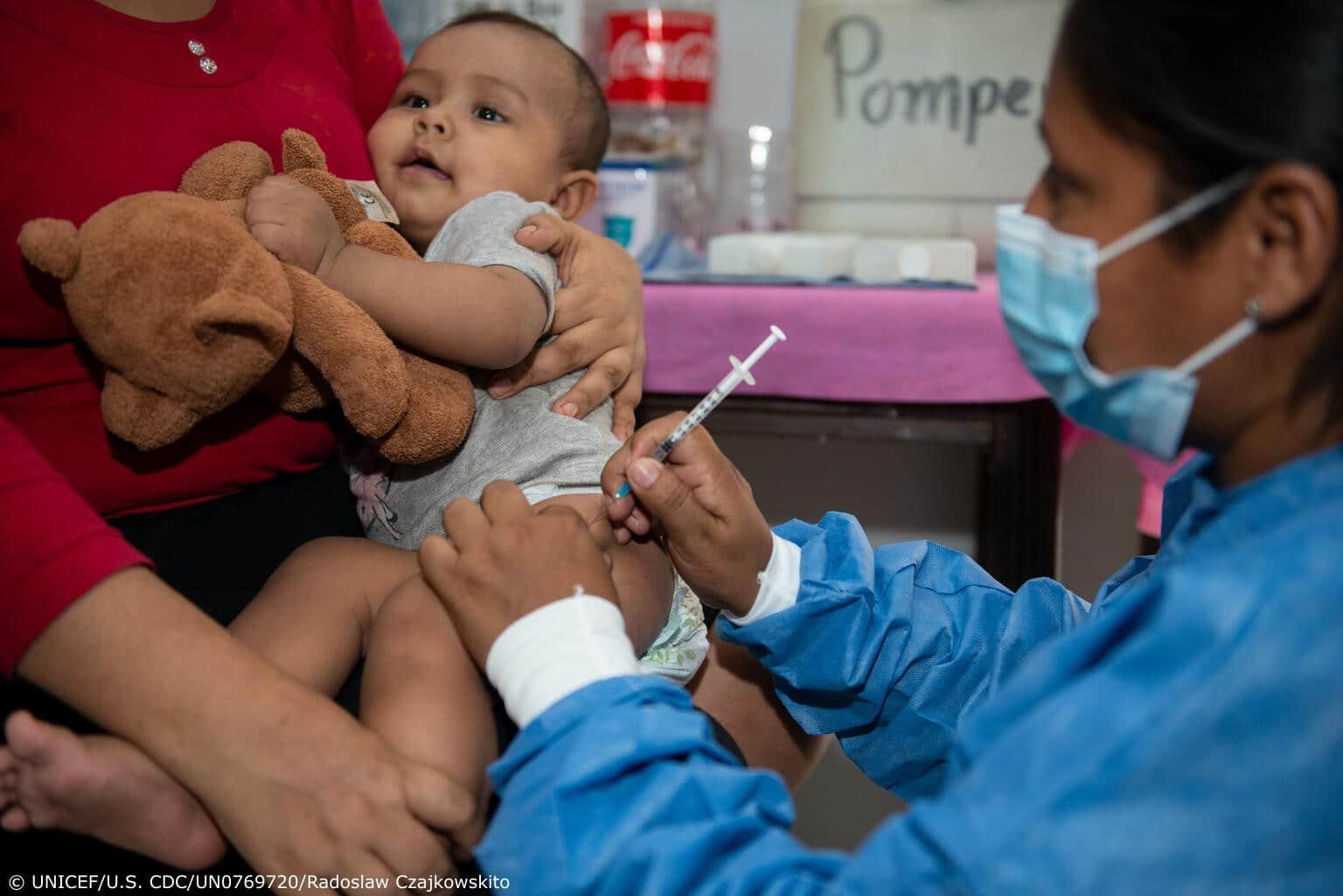 Il vaccino contro il morbillo e la poliomielite sarà destinato ai bambini dei 12 distretti più colpiti dal terremoto (Foto: Unicef)