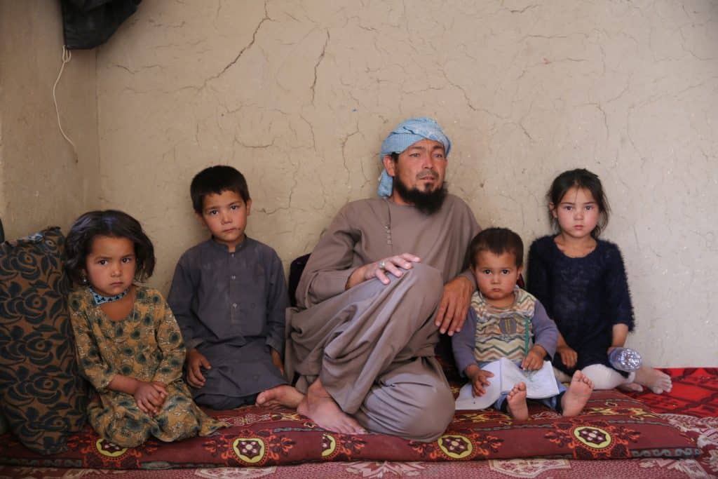 afghanistan-bambini-lavoro-fame