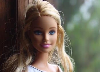 barbie-botox-mania-social